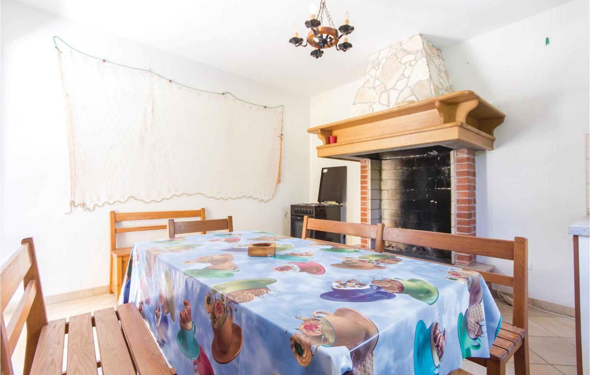 Stunning In With Outdoor Swimming Pool * Pula