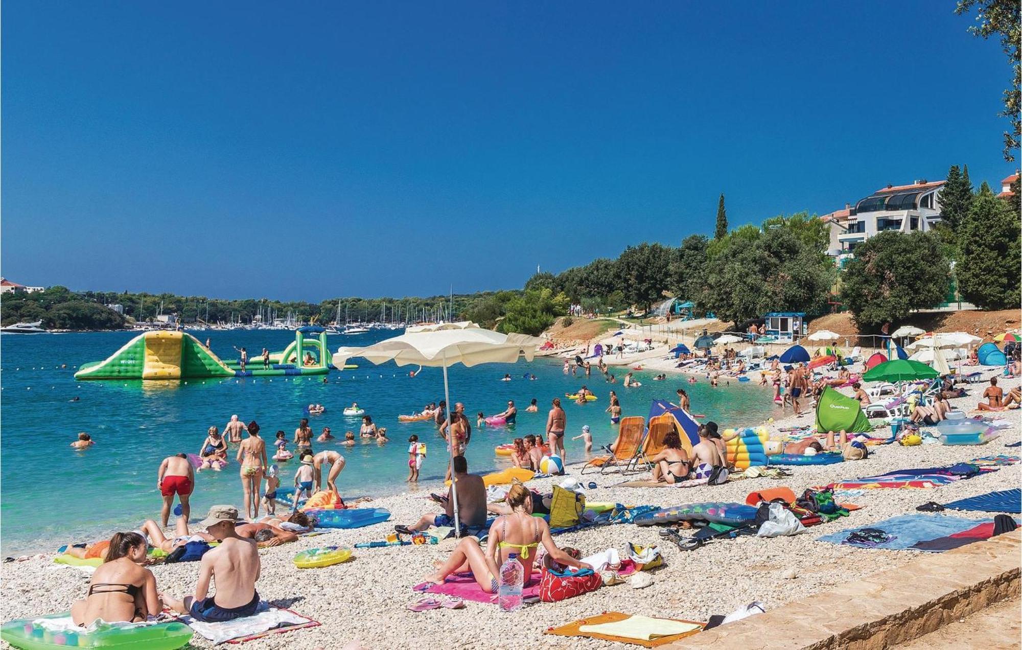Stunning In With Outdoor Swimming Pool Pula